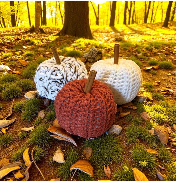 Crochet Pumpkin Decor – Hand Crocheted Cotton Pumpkin, Fall Home Decor, Rustic Farmhouse Autumn Decoration, Thanksgiving Centerpiece