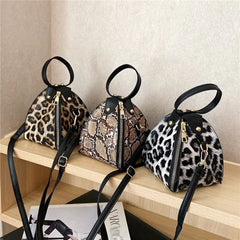 Fashion Women‘S Messenger Bag Creative Coin Purse Pu Leather Bag Trend Print Dumpling Shape Wallet Gift Shoulder Bags