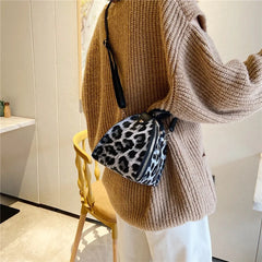 Fashion Women‘S Messenger Bag Creative Coin Purse Pu Leather Bag Trend Print Dumpling Shape Wallet Gift Shoulder Bags